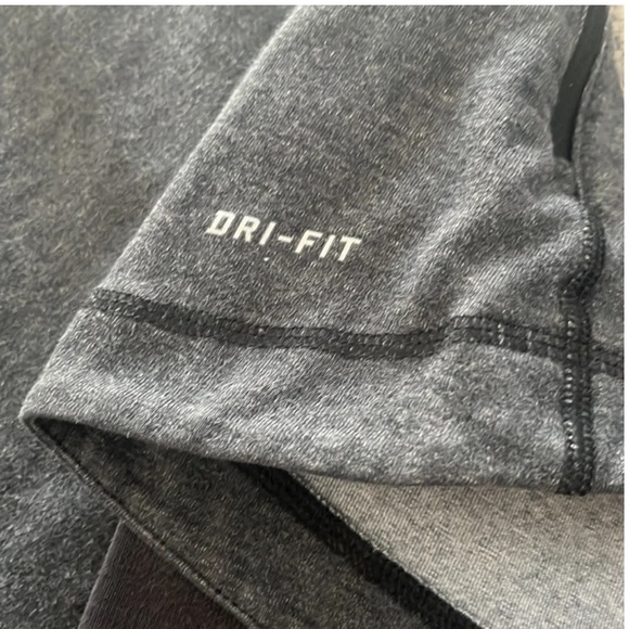 Nike Dri-Fit Zip-Up Gray Jacket - Picture 4 of 4